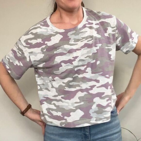 Calvin Klein Purple Camo Cropped Tee  M - Picture 1 of 10